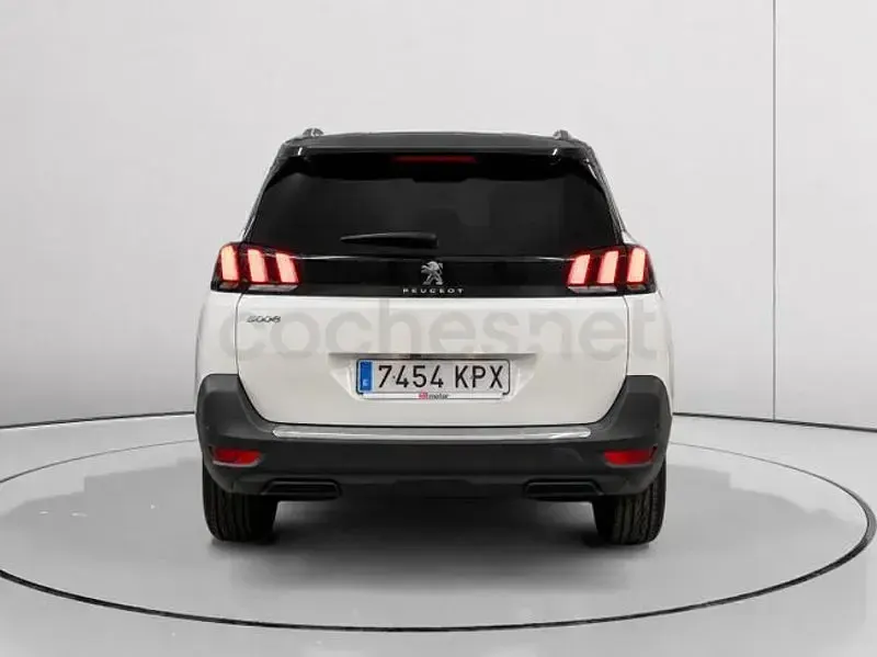Usado Peugeot 5008 Allure 130 CV (95 kW) 2018 Blanco SUV