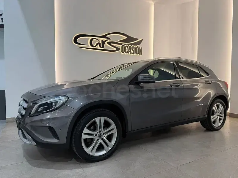 Usado Mercedes GLA220 177 CV (130 kW) 2017 Gris / plata SUV
