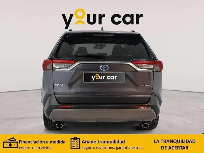 Usado Toyota RAV4 Hybrid Luxury 218 CV (160 kW) 2022 Gris / plata SUV