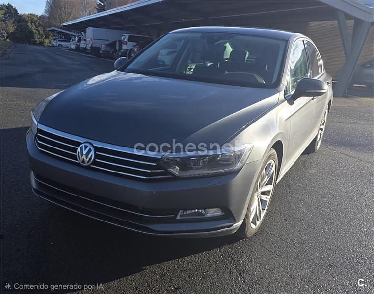Usado VW Passat Sport 150 CV (110 kW) 2015 Gris / plata Berlina