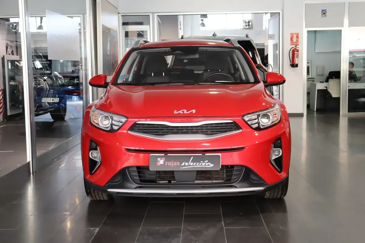 Nuevo Kia Stonic 100 CV (73 kW) 2025 Rojo SUV