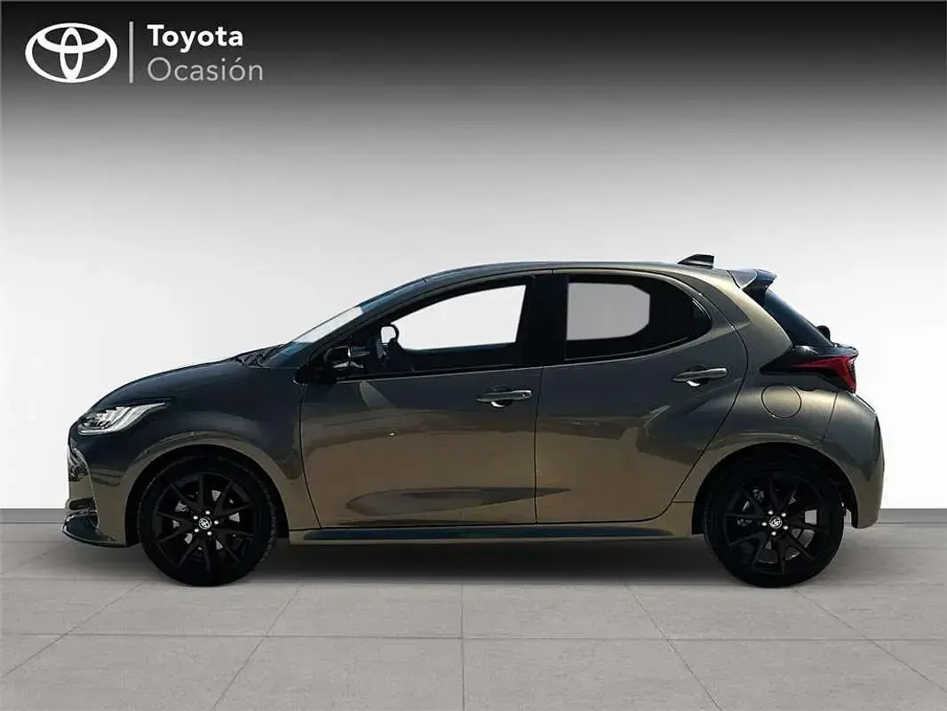 Usado Toyota Yaris Hybrid Style 116 CV (85 kW) 2022 Monovolumen