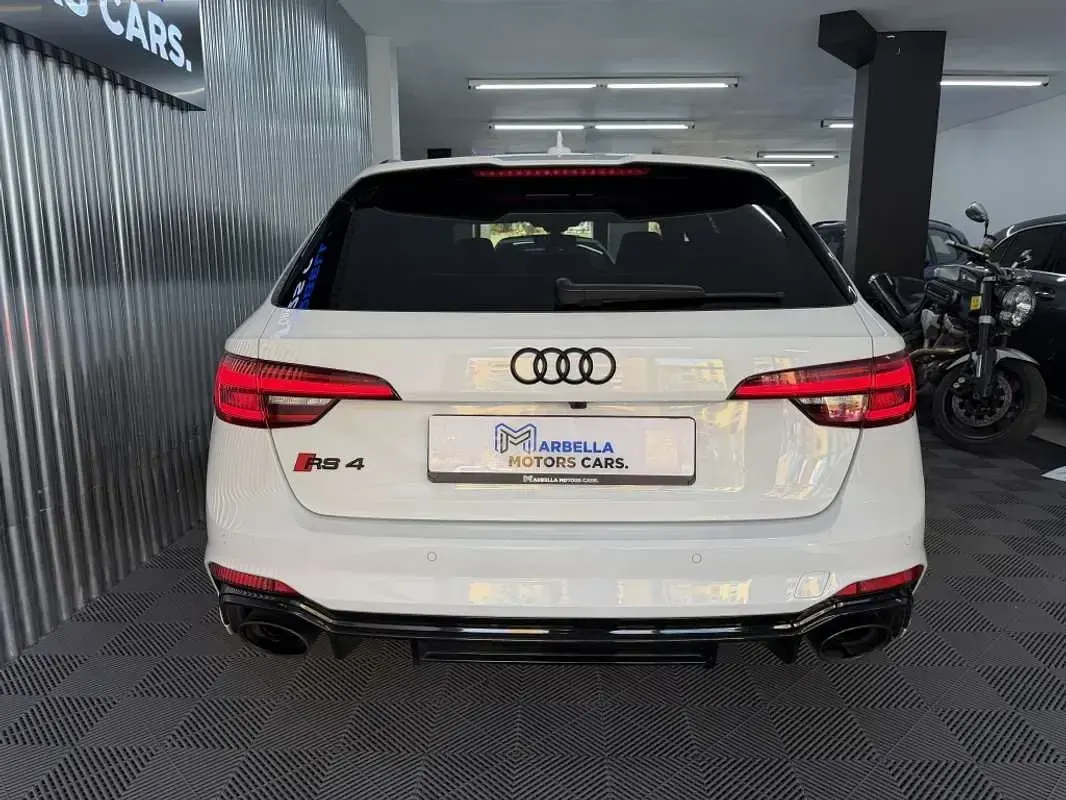 Usado Audi RS4 Ambiente 450 CV (330 kW) 2018 Blanco Familiar