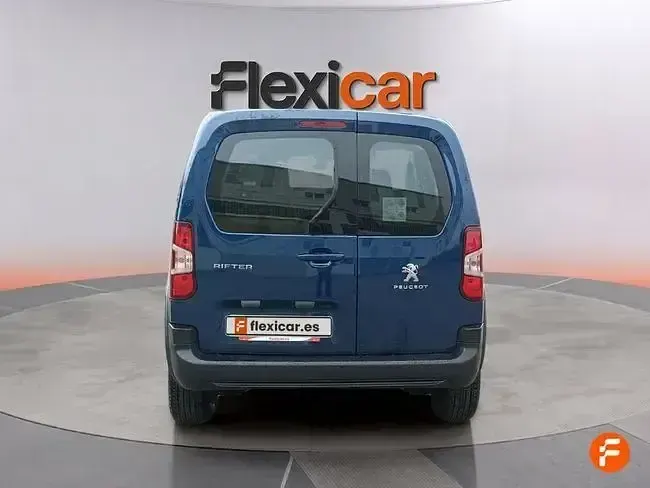 Usado Peugeot Rifter Allure 100 CV (73 kW) 2024 Azul Monovolumen