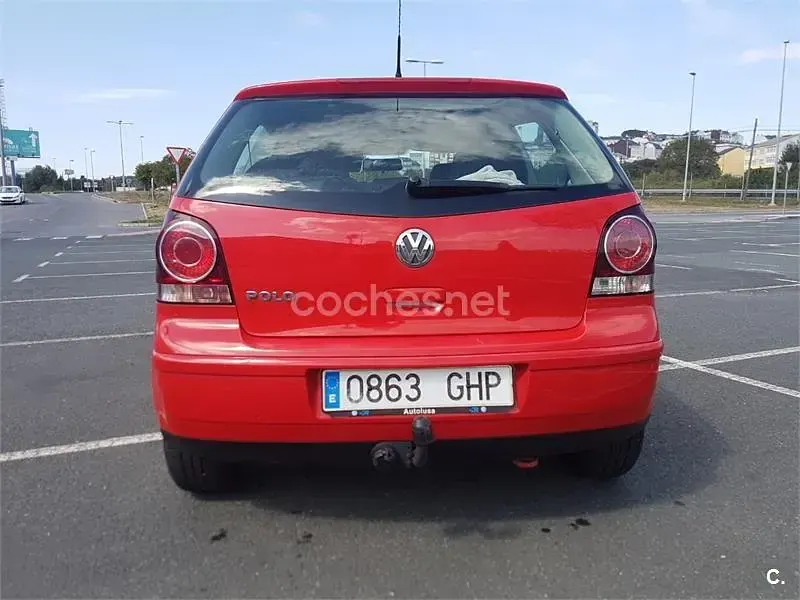 Usado VW Polo United 70 CV (51 kW) 2008 Rojo Utilitario