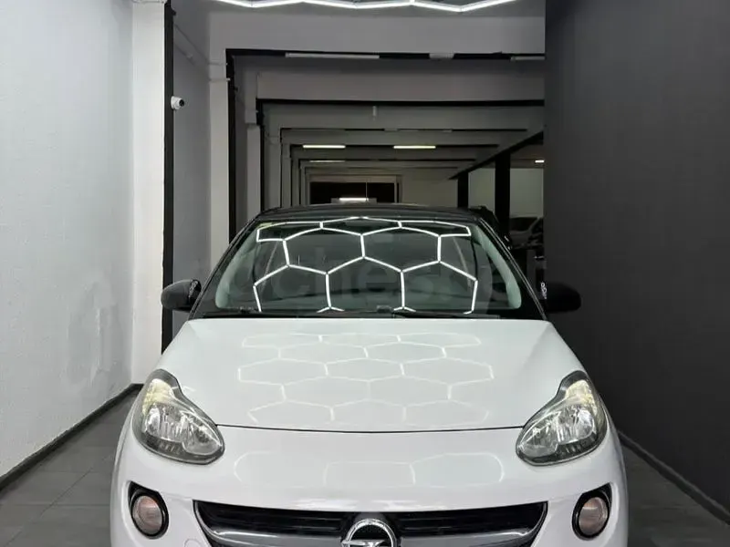 Usado Opel Adam Slam 100 CV (73 kW) 2015 Blanco Utilitario