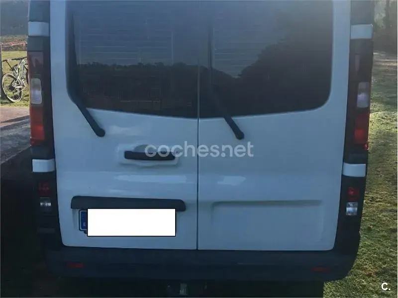 Usado Renault Trafic LIMITED 120 CV (88 kW) 2015 Blanco Monovolumen