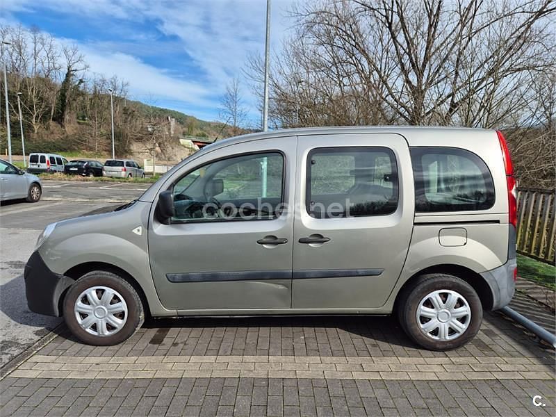 Usado Renault Kangoo Expression 105 CV (77 kW) 2009 Gris / plata Familiar