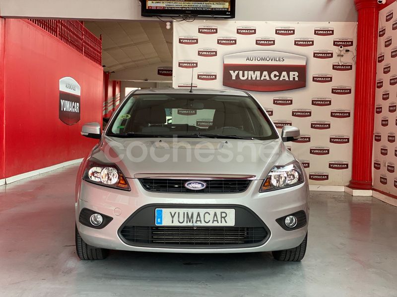 Gris / plata Usado 2009 Ford Focus Trend Berlina | 4990 € (Precio justo) - Imagen 1/4