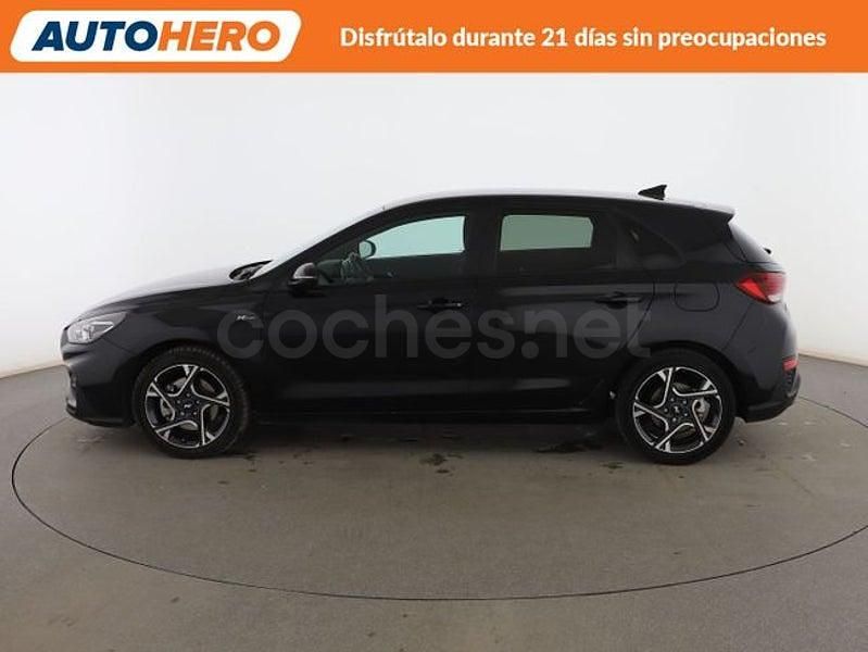 Usado Hyundai i30 N Line 120 CV (88 kW) 2022 Negro Utilitario