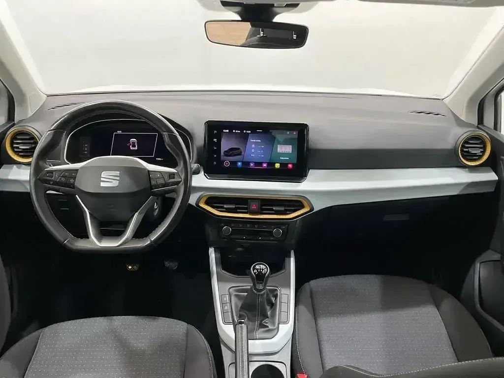 Usado Seat Arona Style Plus 110 CV (80 kW) 2022 Blanco SUV
