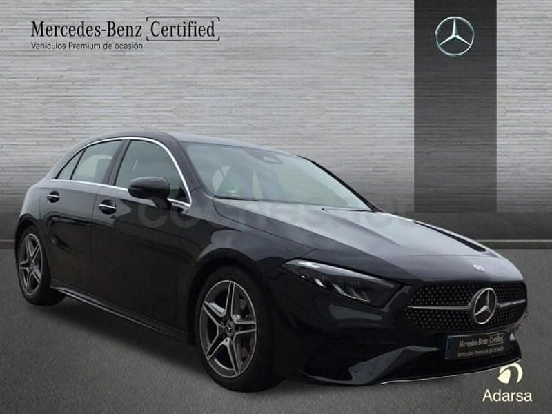 Usado Mercedes A180 AMG line 116 CV (85 kW) 2024 Negro noche Berlina
