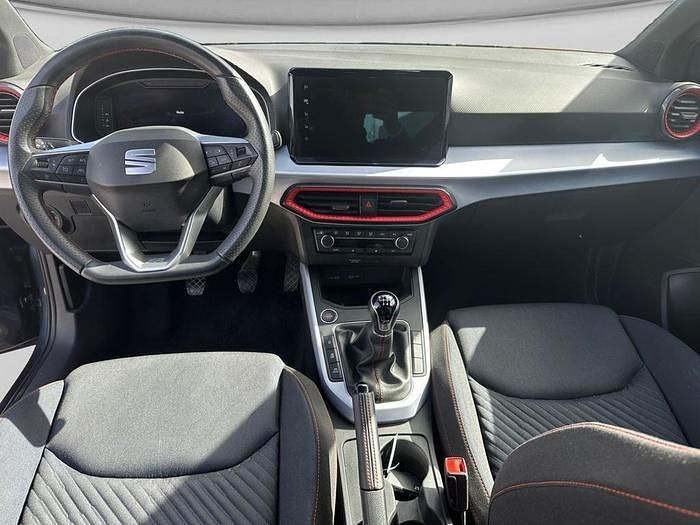 Usado Seat Arona FR 115 CV (84 kW) 2025 Gris SUV