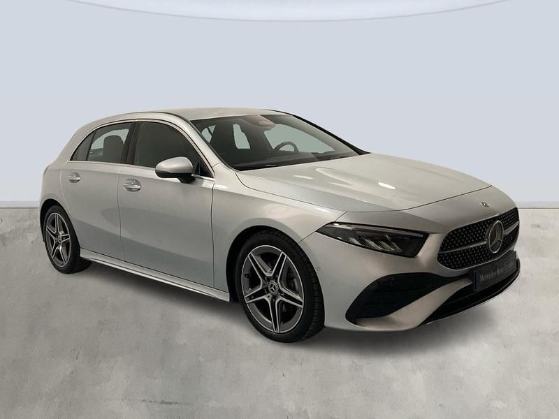 Usado Mercedes A150 150 CV (110 kW) 2023 Gris plata