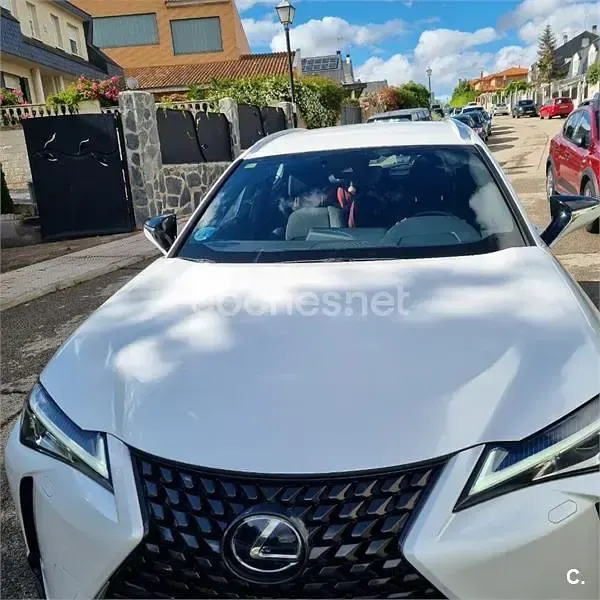 Usado Lexus UX Executive Line 184 CV (135 kW) 2020 Blanco SUV