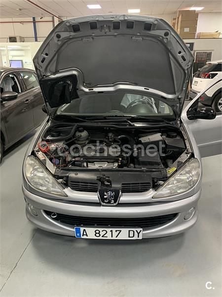 Begagnad Peugeot 206 75 HK (55 kW) 1999 Grå Sedan