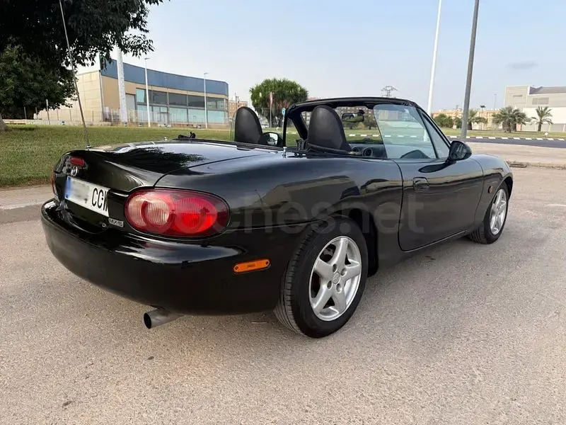 Usado Mazda MX5 110 CV (80 kW) 2002 Negro Descapotable