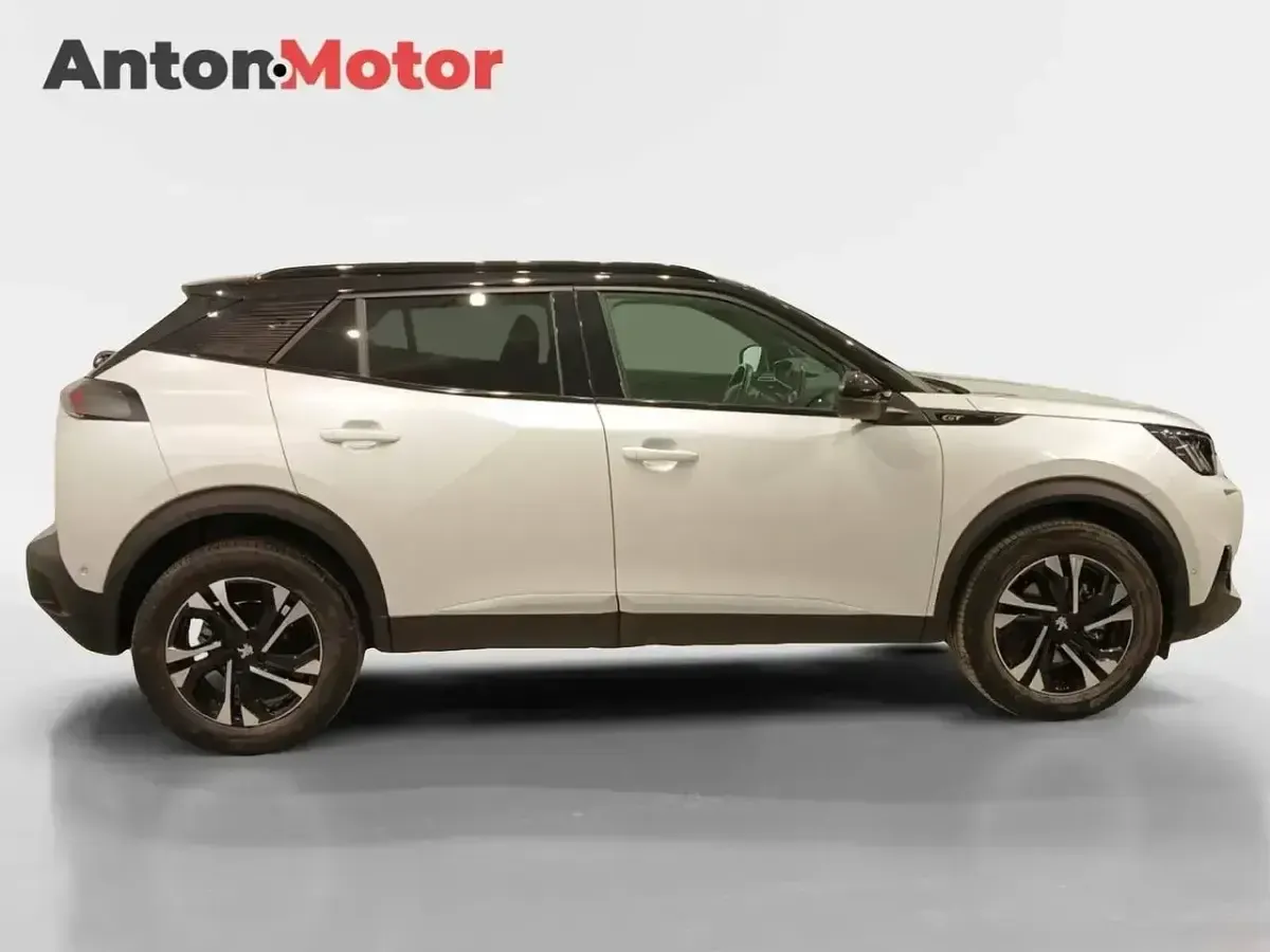 Usado Peugeot 2008 GT 130 CV (95 kW) 2022 Blanco SUV