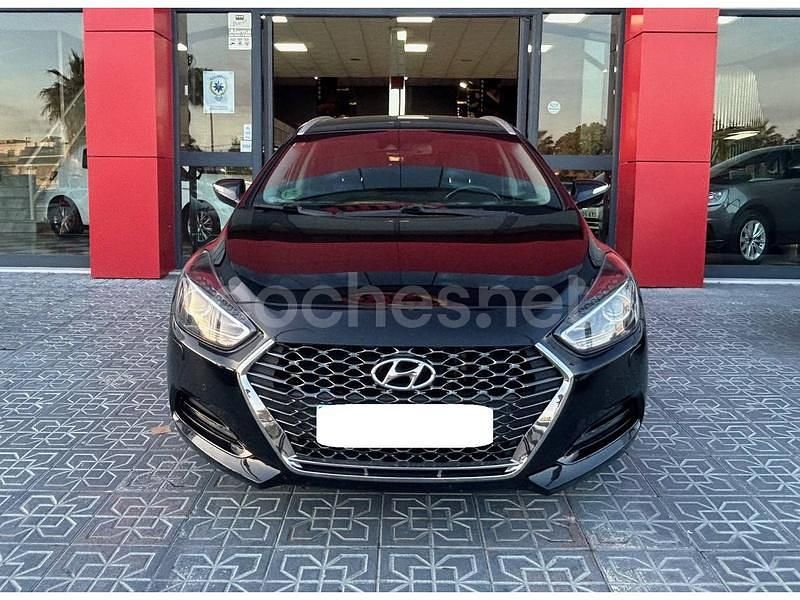 Usado Hyundai i40 136 CV (100 kW) 2019 Negro Familiar