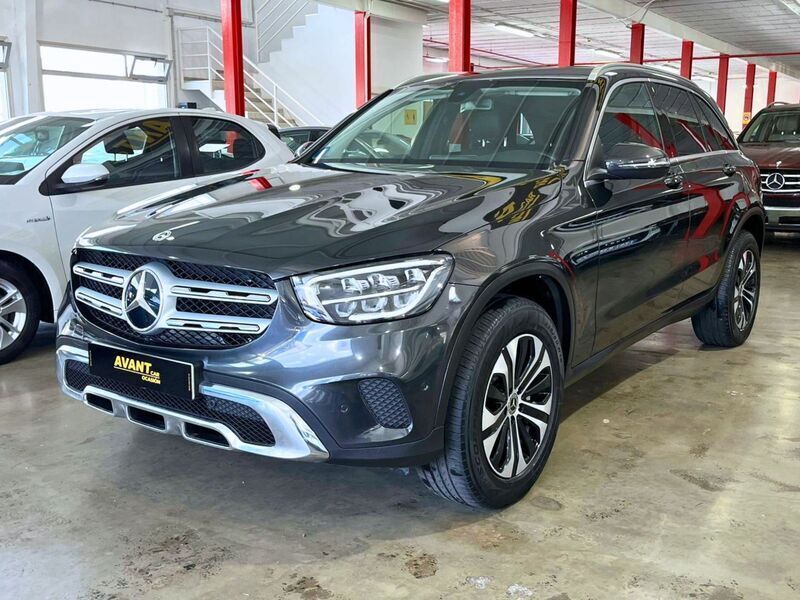 Usado Mercedes GLC300 320 CV (235 kW) 2022 Gris Coupe