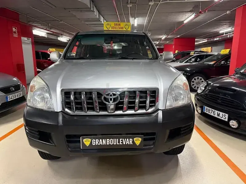 Usado Toyota Land Cruiser 173 CV (127 kW) 2006 Gris / plata SUV