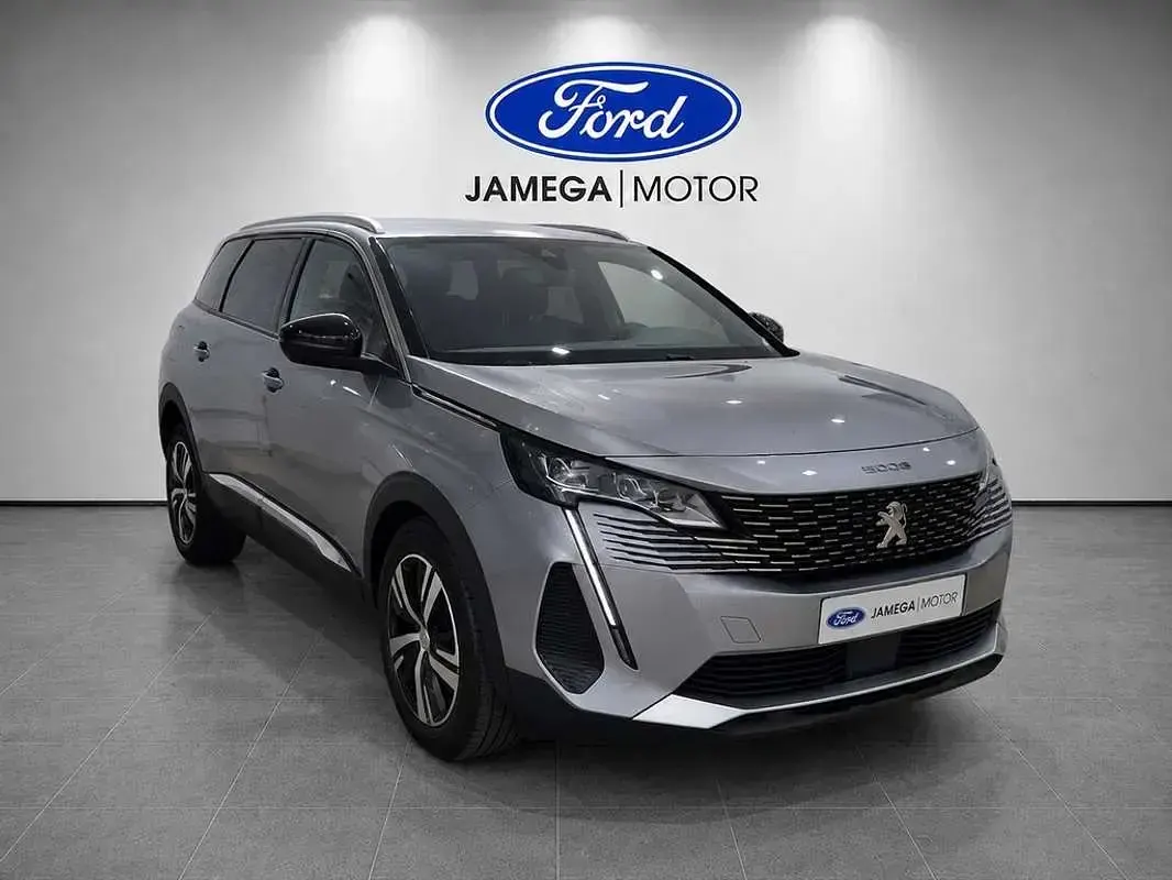 Usado Peugeot 5008 Allure 129 CV (94 kW) 2021 Gris SUV