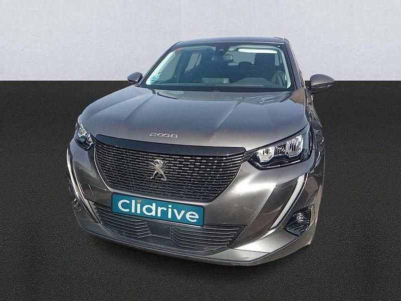 Usado Peugeot 2008 Active 110 CV (80 kW) 2021 Gris SUV