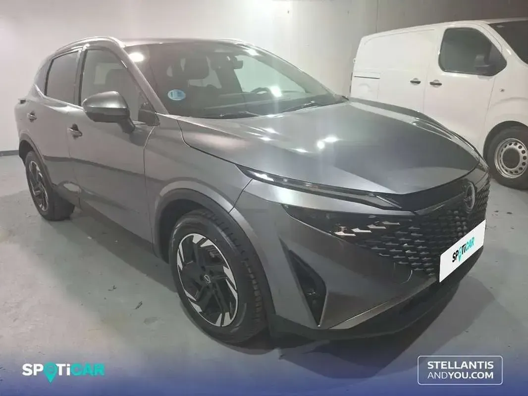 Usado Nissan Qashqai N-Connecta 159 CV (116 kW) 2025 Gris SUV