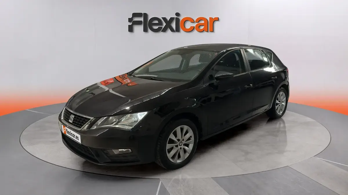 Usado Seat Leon Style 110 CV (80 kW) 2018 Negro Berlina