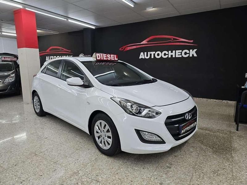 Blanco Usado 2016 Hyundai i30 Utilitario | 11.990 € (Caro) - Imagen 1/4