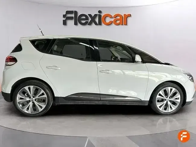 Usado Renault Scénic Zen 130 CV (95 kW) 2018 Blanco