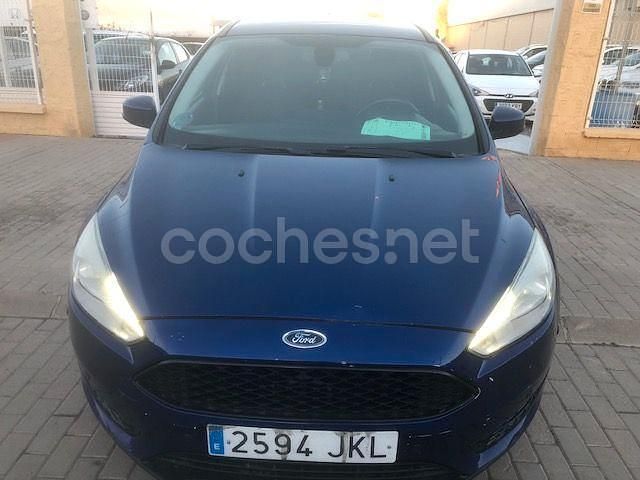 Usado Ford Focus Sport 120 CV (88 kW) 2016 Azul Berlina