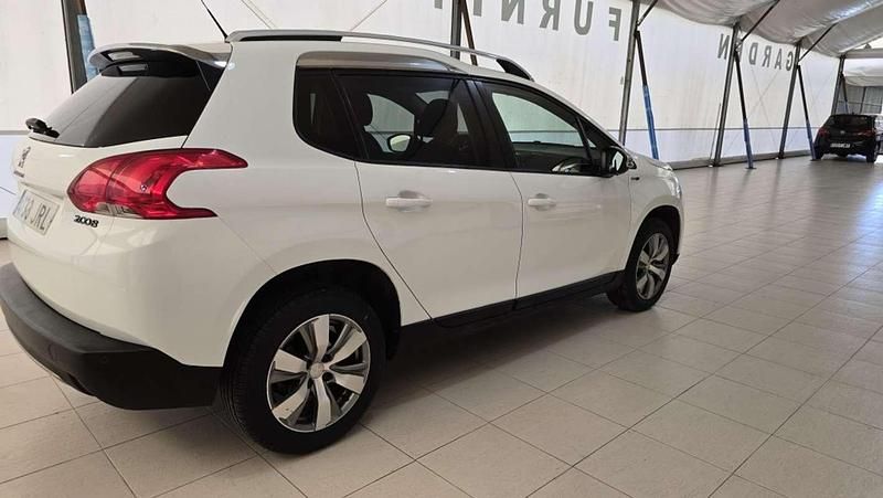 Usado Peugeot 2008 Style 100 CV (73 kW) 2016 Blanco SUV