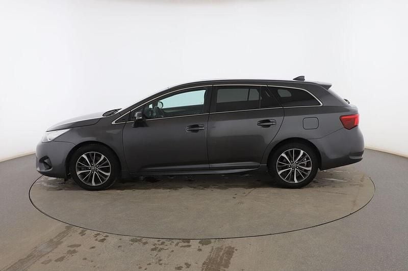 Usado Toyota Avensis Advance 143 CV (105 kW) 2016 Gris Familiar