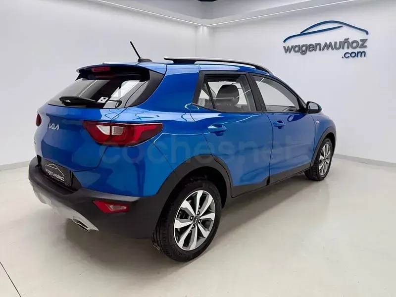 Usado Kia Stonic 100 CV (73 kW) 2023 Azul SUV
