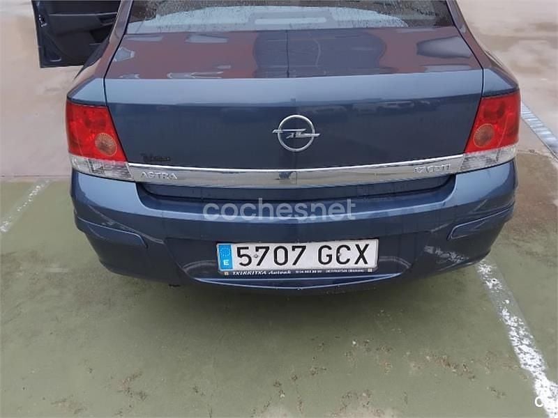 Usado Opel Astra Enjoy 100 CV (73 kW) 2008 Azul Berlina