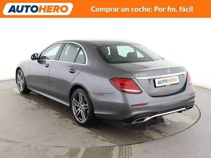 Usado Mercedes E300 AMG line 245 CV (180 kW) 2017 Gris Berlina