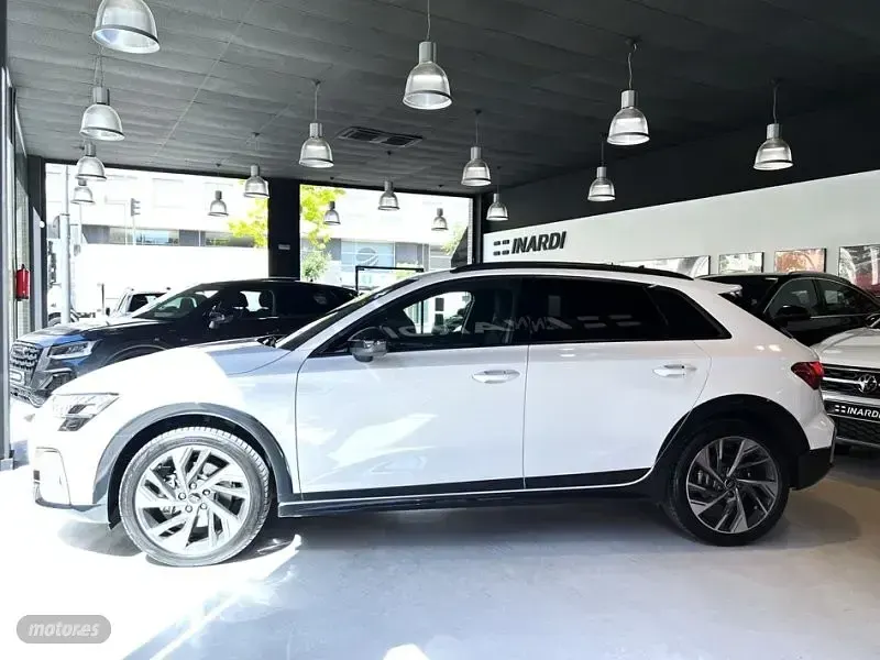 Usado Audi A3 Ambiente 150 CV (110 kW) 2025 Blanco SUV
