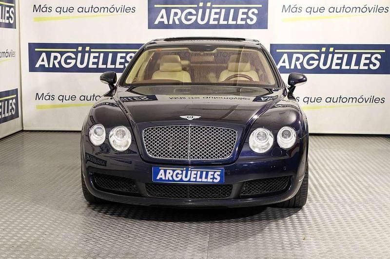 Usado Bentley Continental Flying Spur 560 CV (411 kW) 2005 Azul Berlina