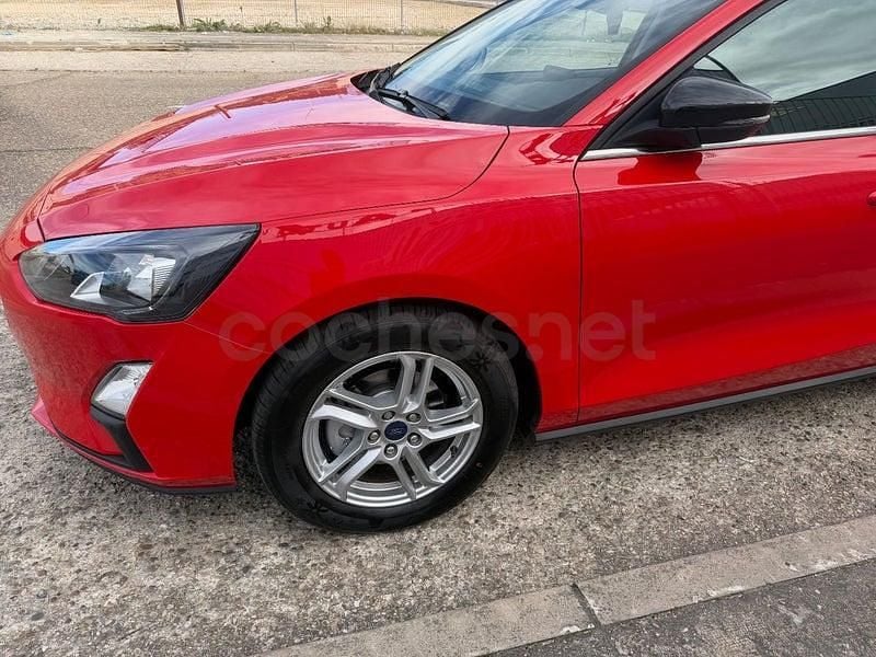 Usado Ford Focus Titanium 125 CV (91 kW) 2021 Rojo Berlina
