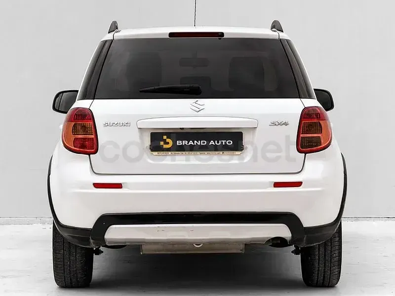 Usado Suzuki SX4 GL 120 CV (88 kW) 2012 Blanco SUV