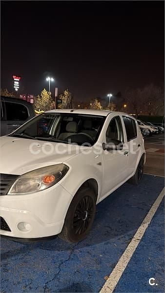 Blanco Usado 2012 Dacia Sandero Base Berlina | 3790 € (Precio justo) - Imagen 1/4