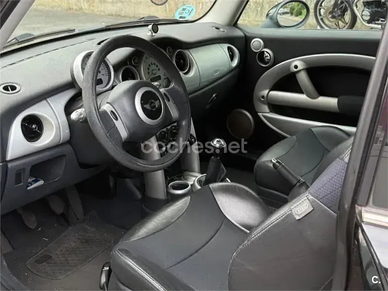 Usado Mini ONE 90 CV (66 kW) 2003 Negro Utilitario