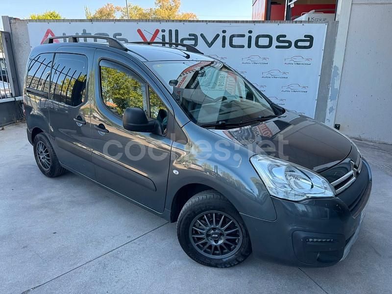 Usado Citroën Berlingo Live 100 CV (73 kW) 2018 Gris / plata Monovolumen