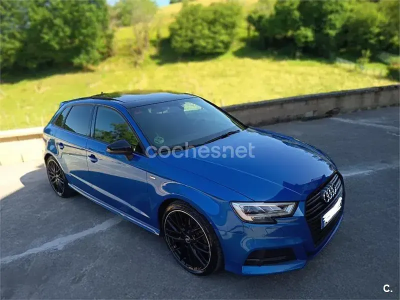 Usado Audi A3 Black Edition 190 CV (139 kW) 2019 Azul Berlina