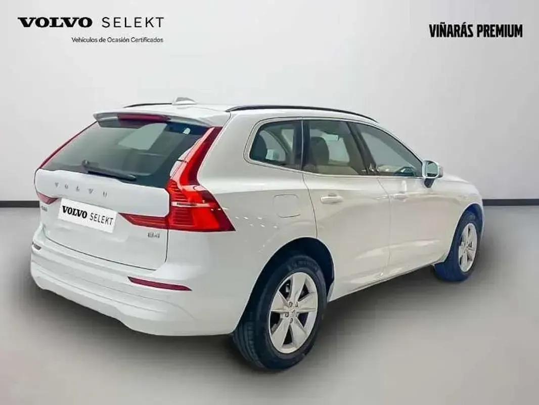 Używany Volvo XC60 Core 197 KM (144 kW) 2024 Biały SUV