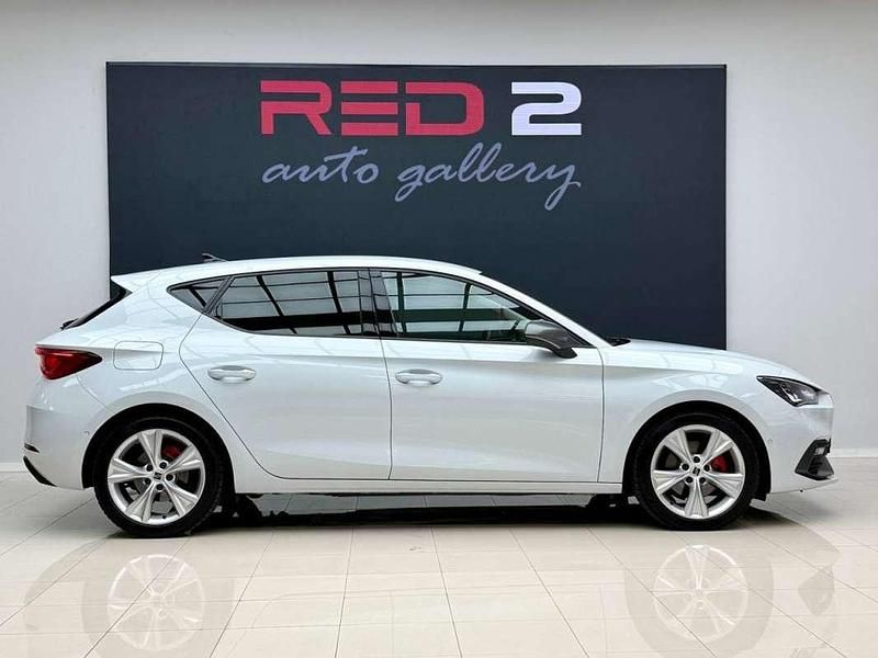 Usado Seat Leon FR 150 CV (110 kW) 2022 Blanco Utilitario