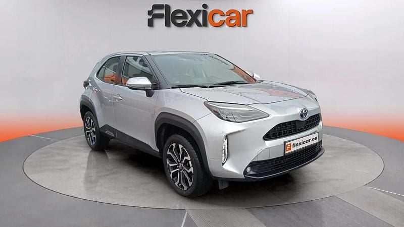Usado Toyota Yaris Hybrid Active 116 CV (85 kW) 2022 Gris
