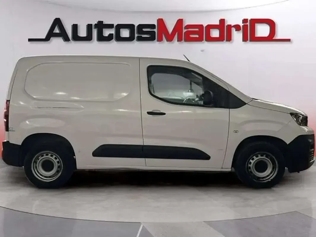 Usado Peugeot Partner Premium 99 CV (72 kW) 2021 Blanco Monovolumen