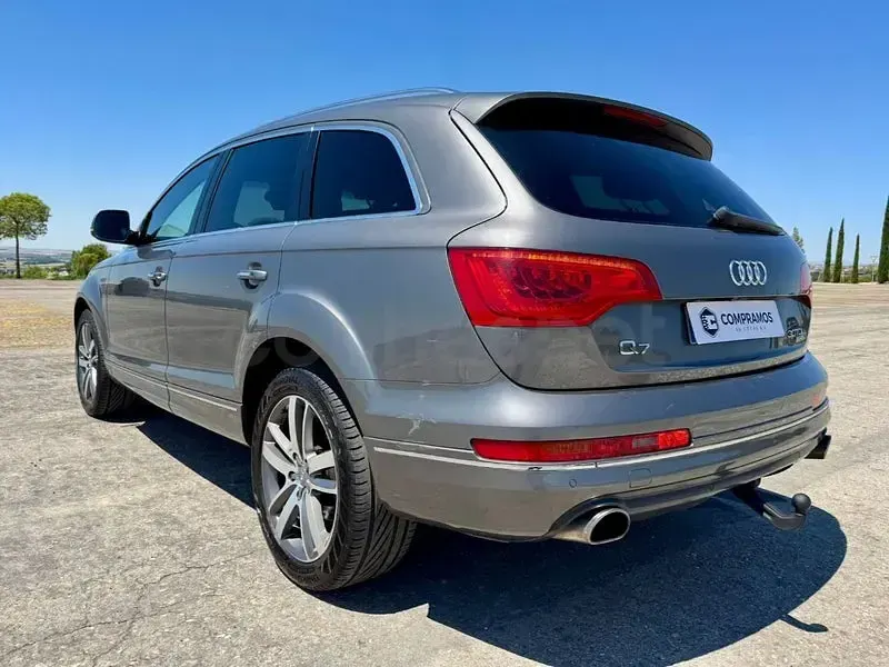 Usado Audi Q7 Ambiente 240 CV (176 kW) 2010 Gris / plata SUV